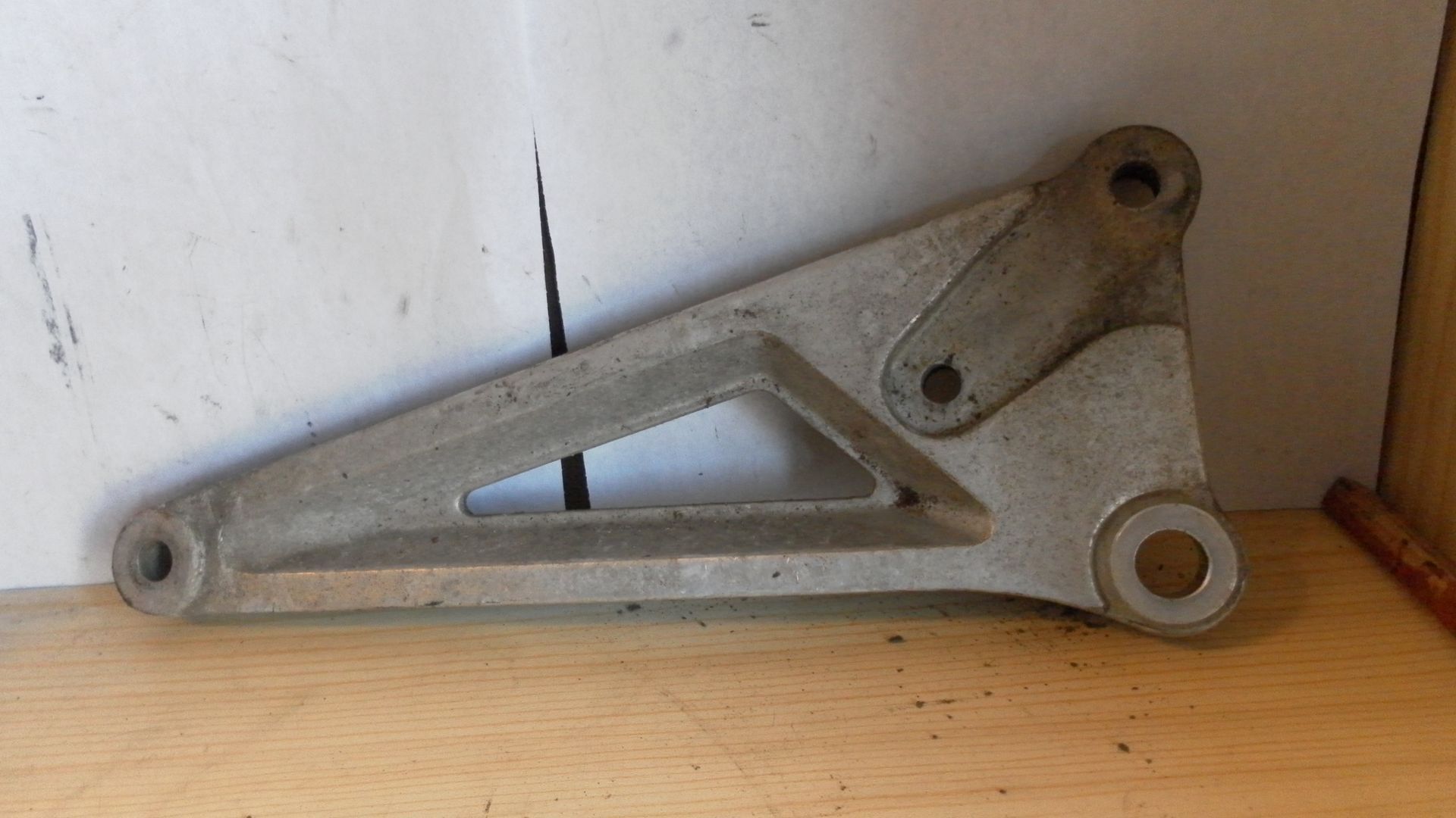 schetsplaat voetsteunhouder links 	Cb250 91-08 cb125 1990	50700-KC1-000