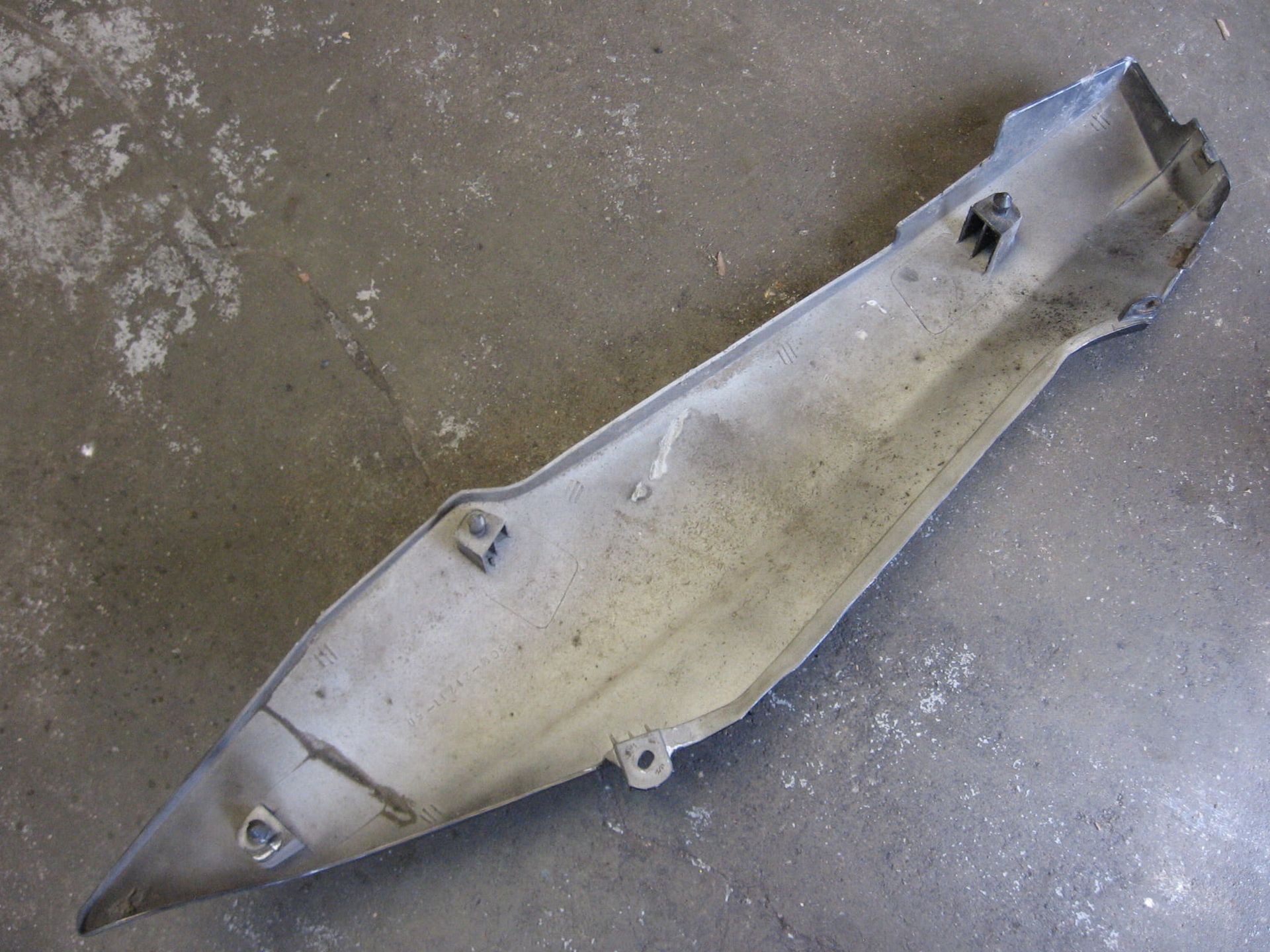 zijkap links	Fzr1000 91-95	3gm-y2171G-07B