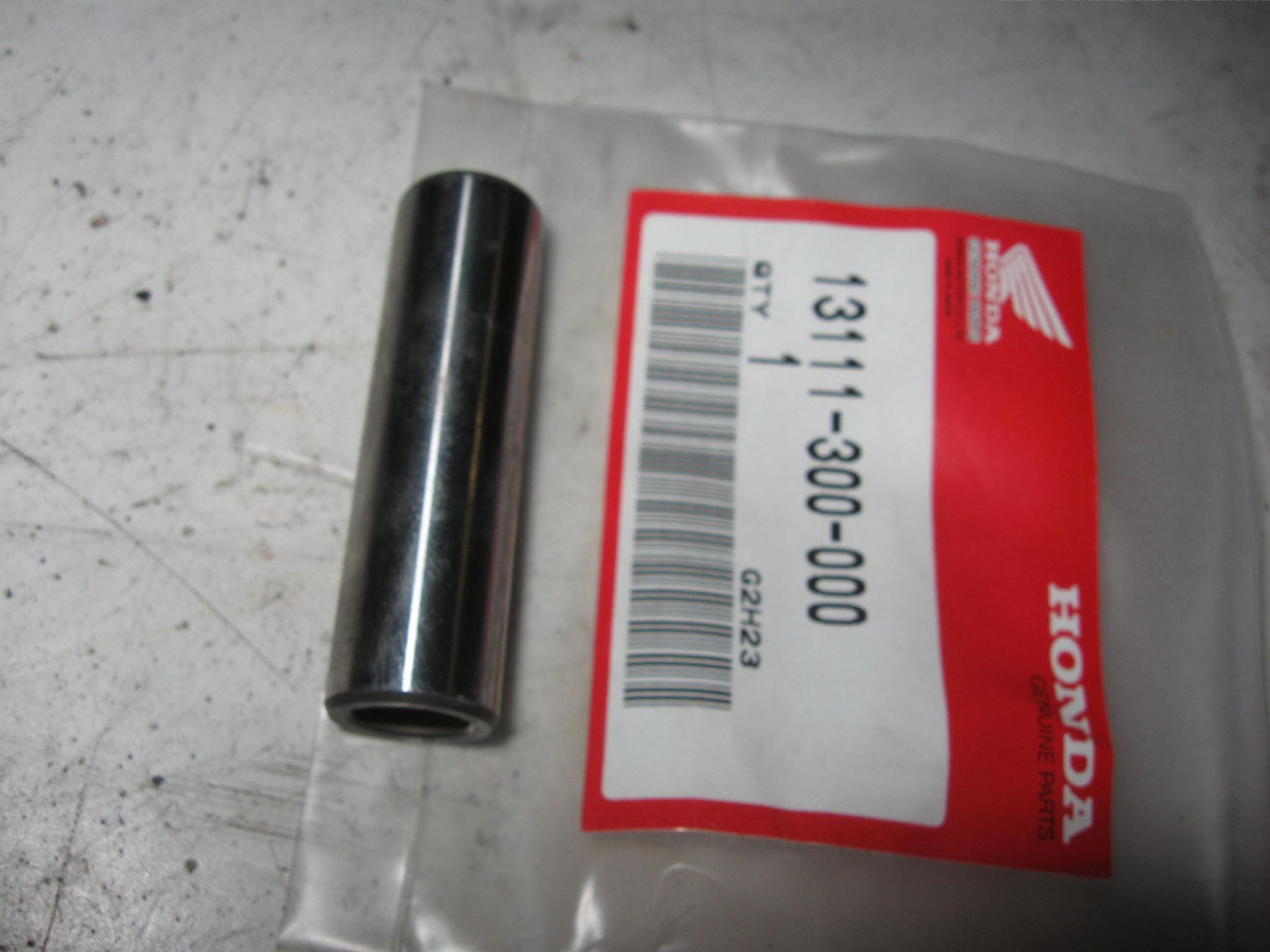 4x Pistonpen  , cb750k / cb750f 76-78 , cb900c 80-82 , cb900f 81-82,  13111-300-000