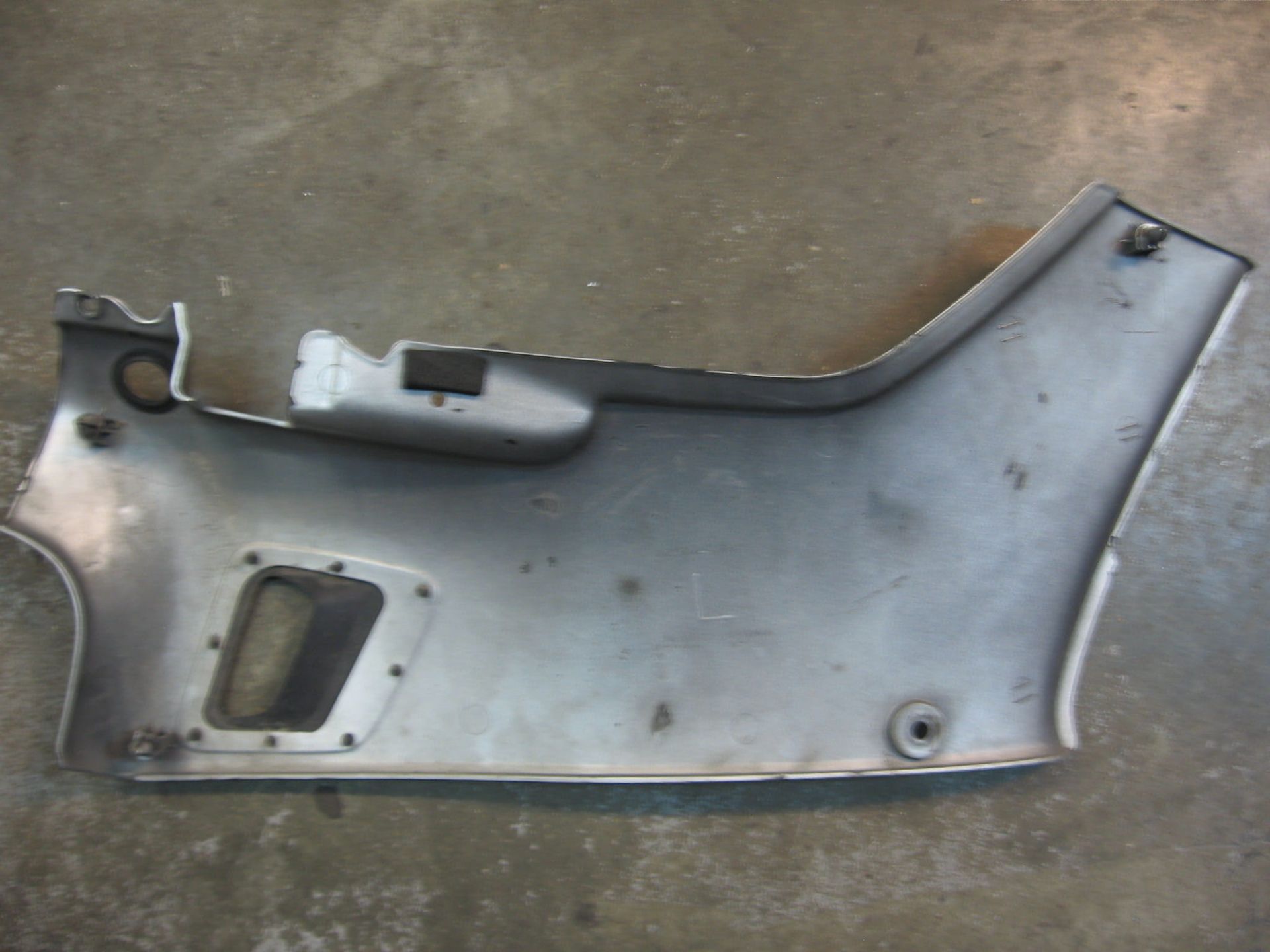 zijkant frame links , grijs	St1100 1991	83700-mt3-010