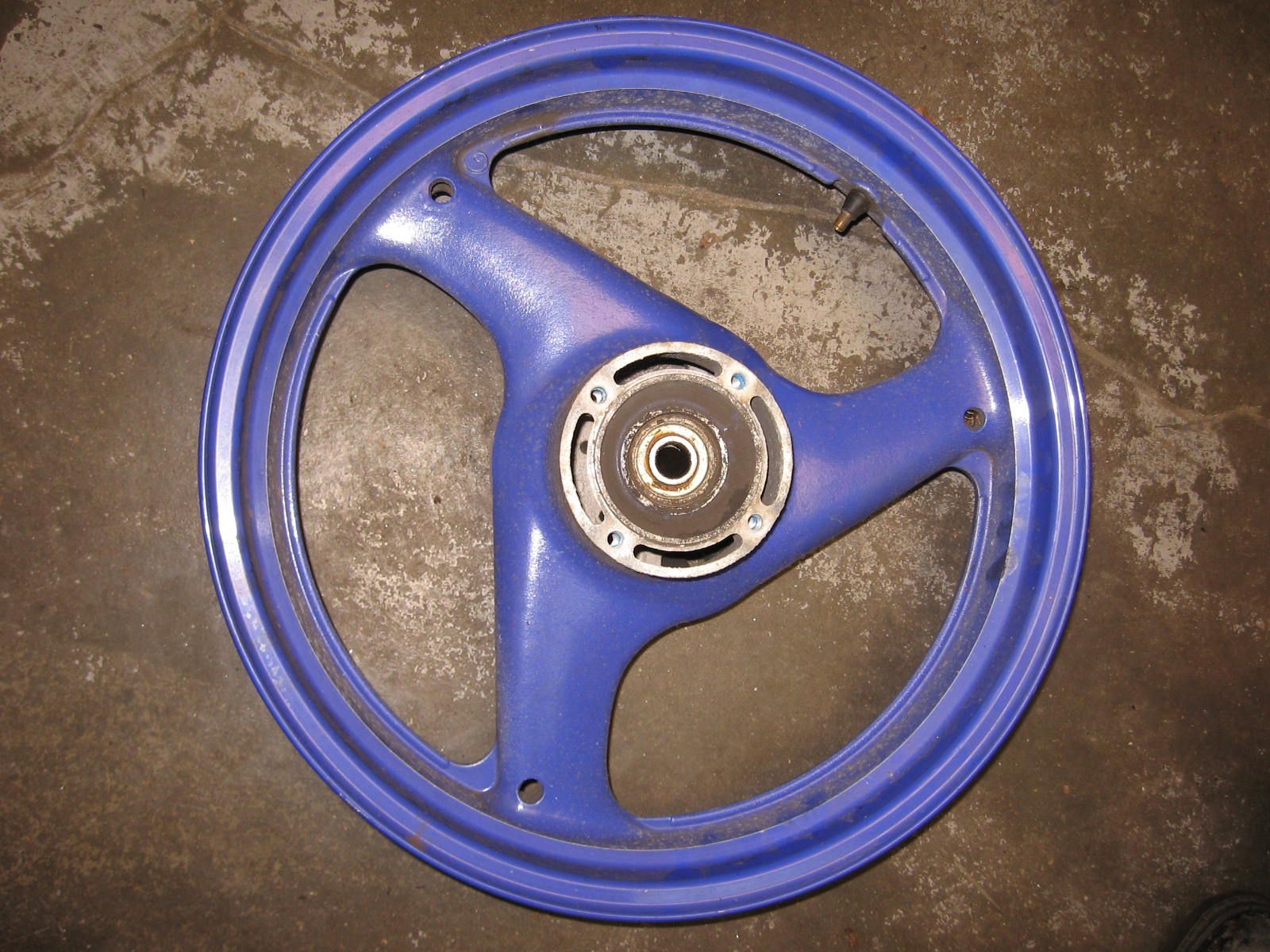 achterwiel 17xmt3,5 , paars	gsx600f gsx750f 1988-96	64111-34c00 -1ty