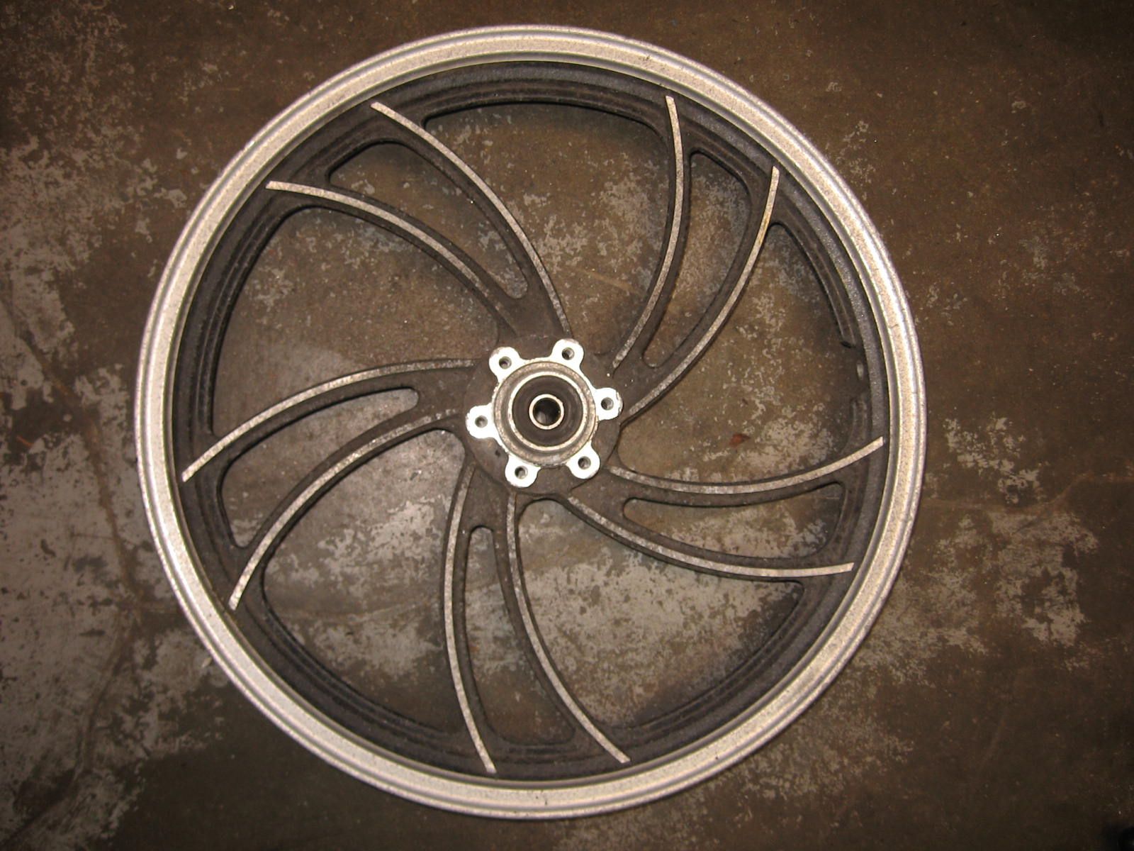 Voorwiel , mt1.85x19 