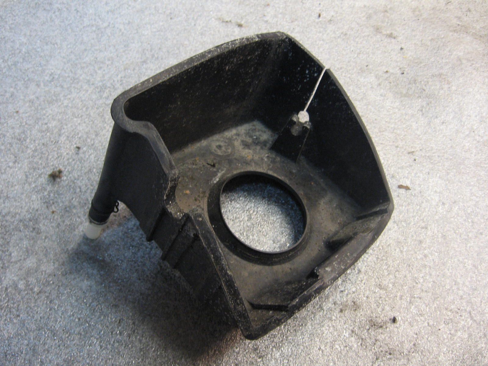 brandstofopvangbak bij tankdop	St1100   	83502-mt3-000 (2)