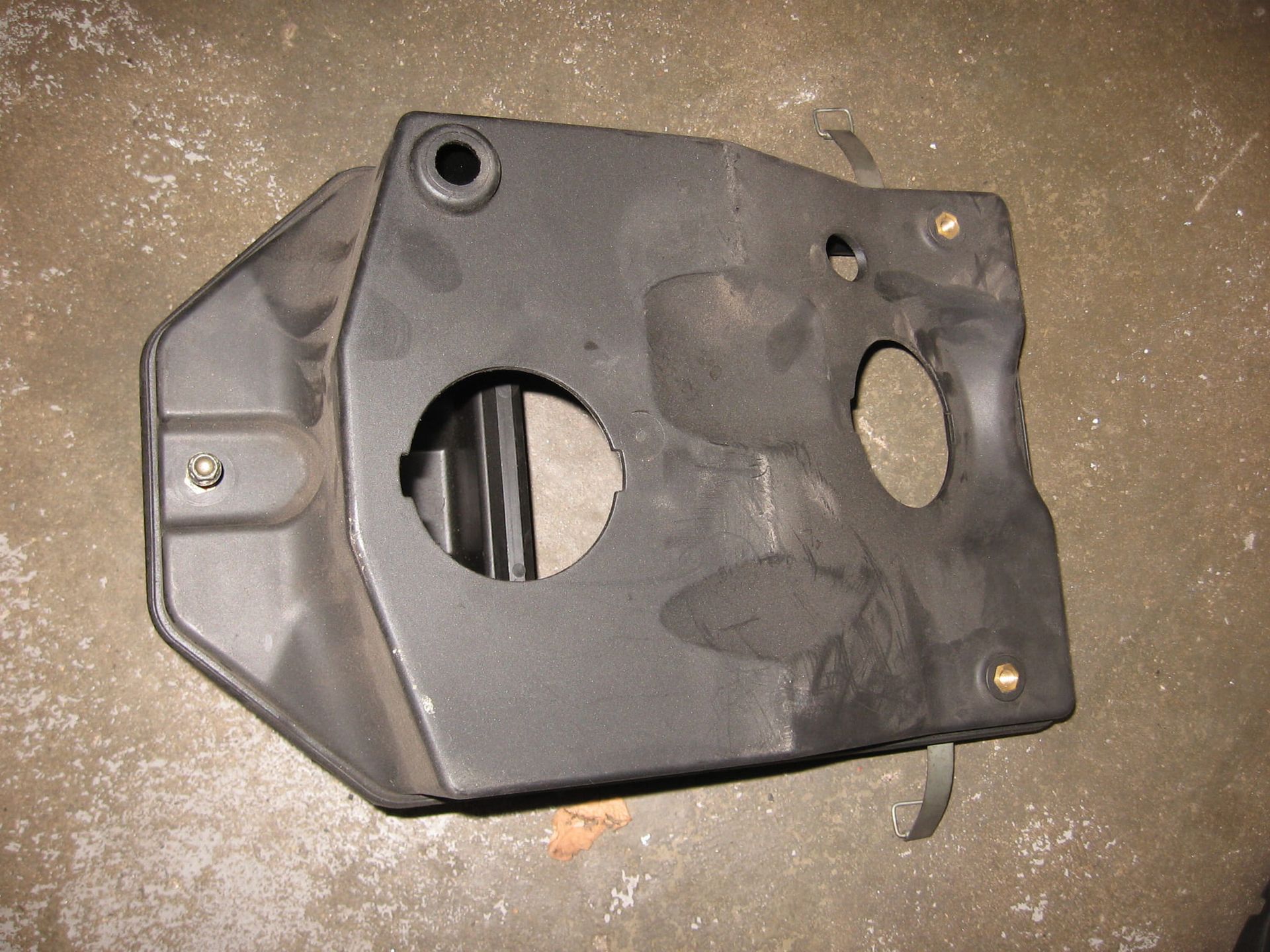 luchtfilterhuis onderkant	St4s 01-04 ,st4 01-03	44220081A	69923091A