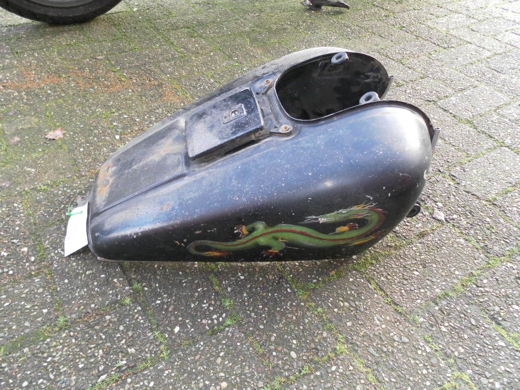Benzinetank  , geen sleutel , Vt1100c 1986	17530-MG8-770 		, slechte lak , geen sleutel