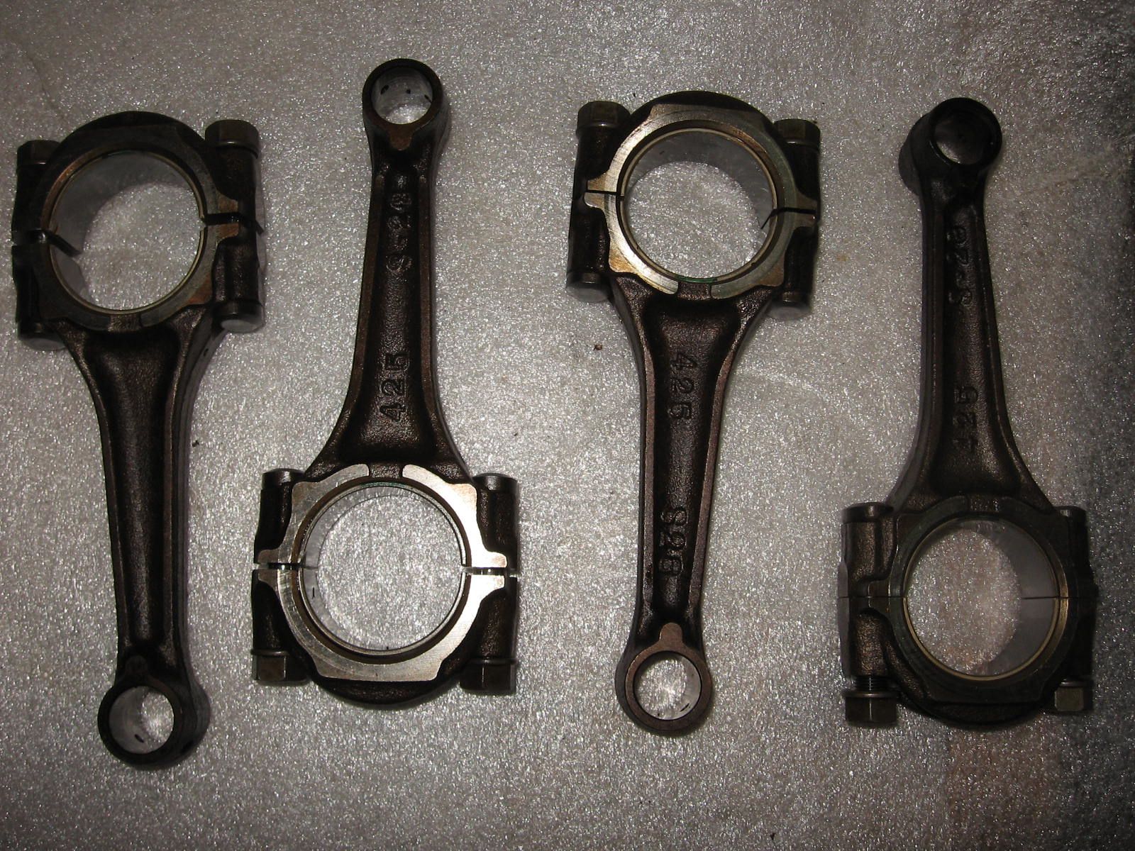 set drijfstang 	Cb750k 1981	13206-425-405	13206-425-000 , 13203-425-000 ,13204-425-000,13205-425-000 , 13207-425-000 , 13208-425-000