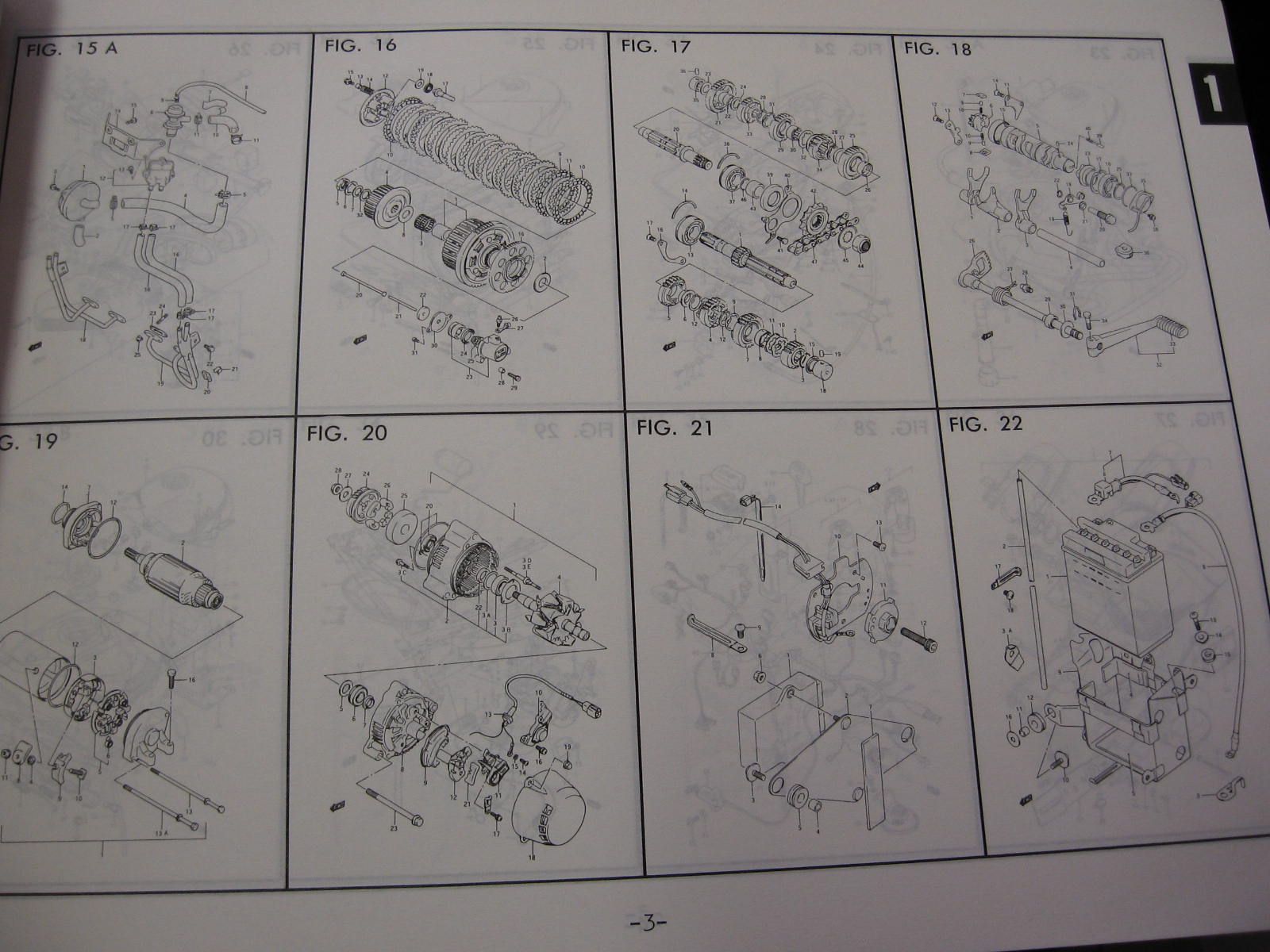 suzuki parts catalogue 4e editie 1990-8	GSX1100 j,fj,fk,fl,fm (GV72A		9900b-30064-030	zeer goede staat