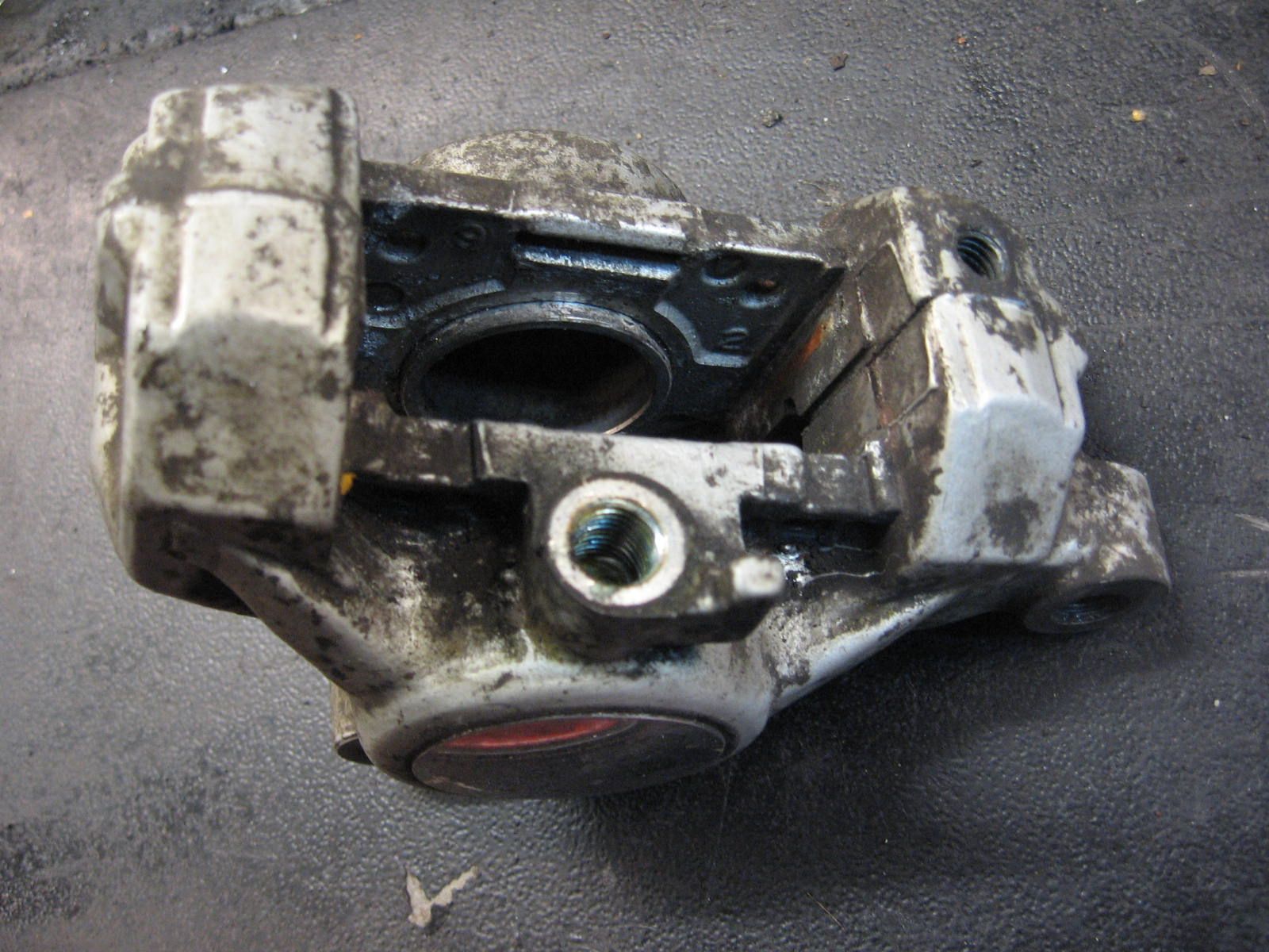 voorremklauw rechts	Xj700 , xv750 xv1100	242h-25810-01