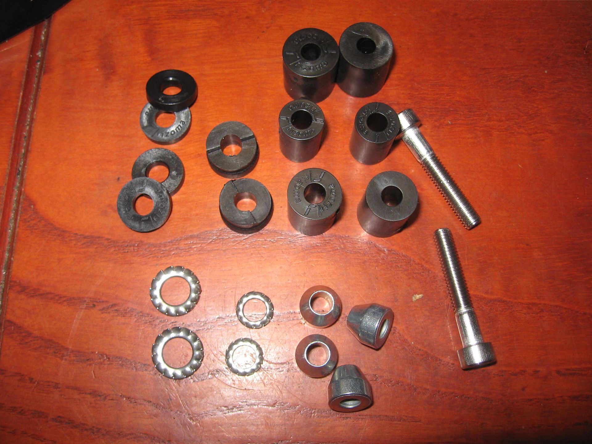 rizoma handlebar end caps alu grijs met bevestigings- materiaal 		rizoma	MA516A