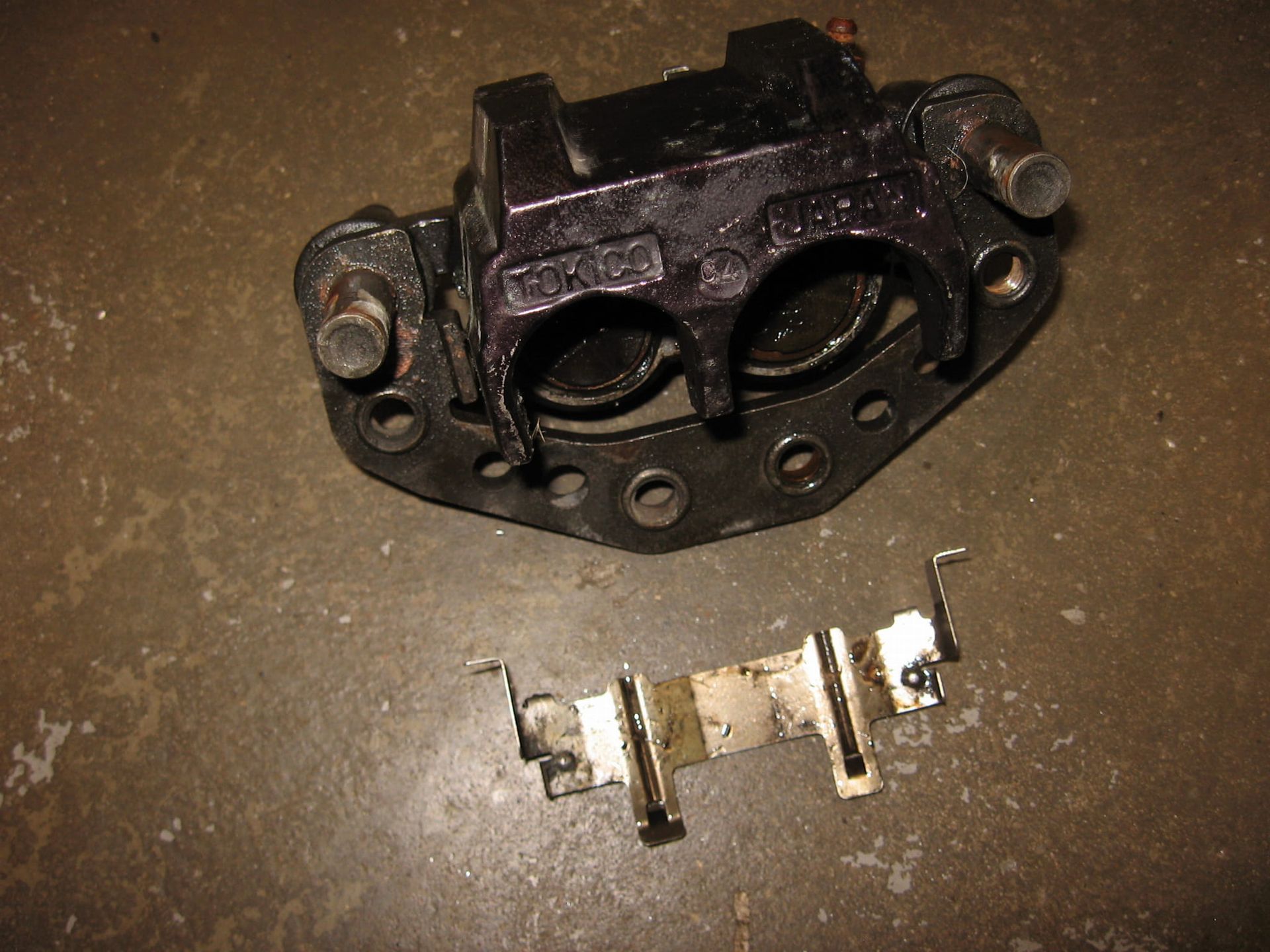 voorremklauw (links)	Gpz500 87-89	43041-1238	43044-1067