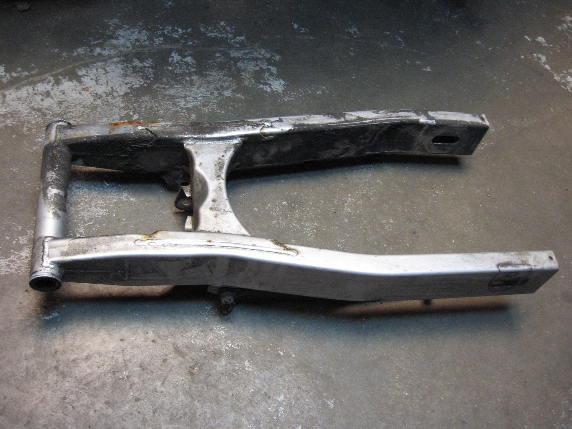 achterbrug met  Torque link	Gsx600f 1988-97	61000-19C01-13L ,64310-19C00 	61000-19C10-13L