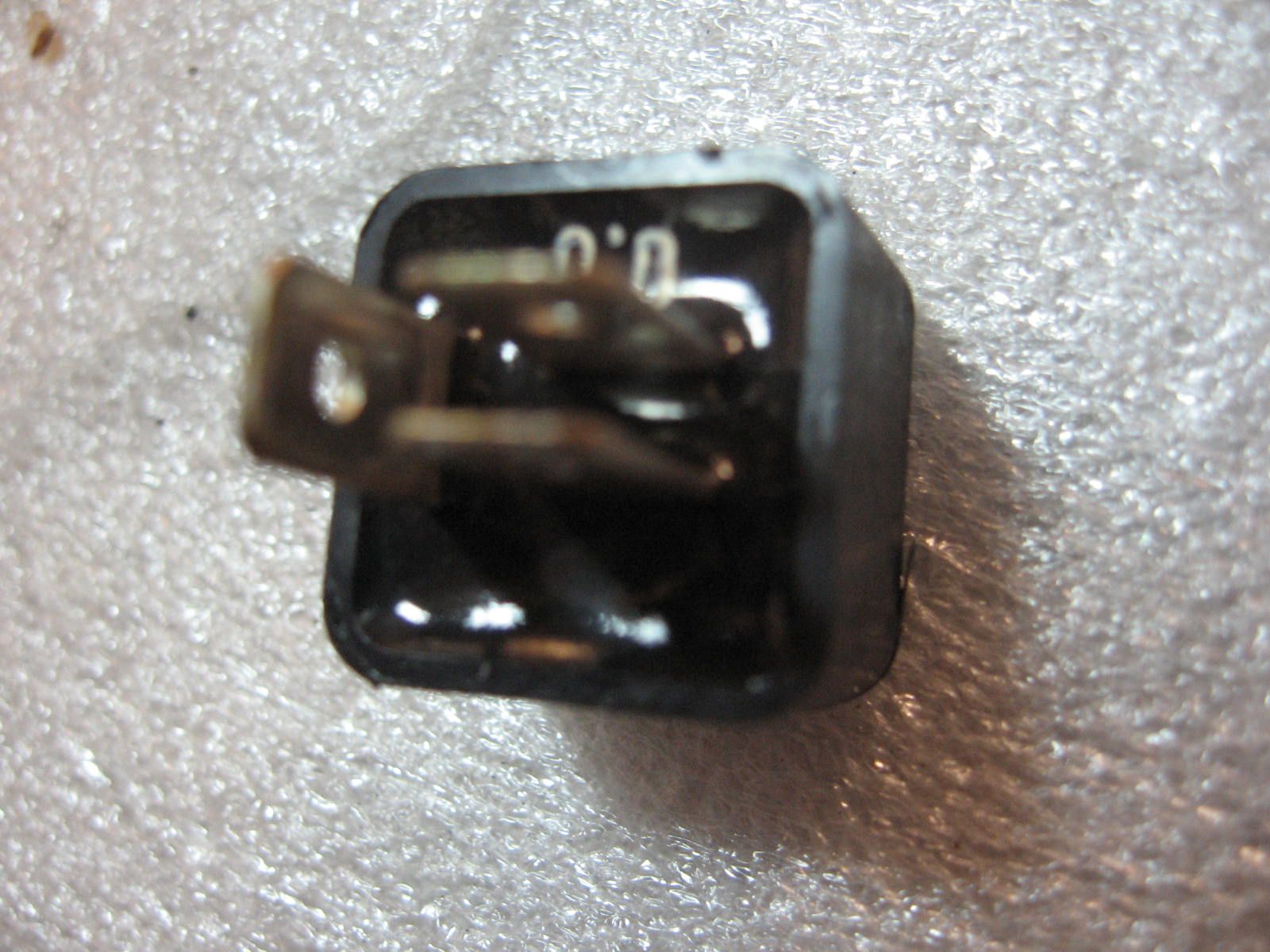 Diodeblok 3 pens aansluiting	St1100   1991-03 , vt600c 91-2007	31700-196-000 (2)