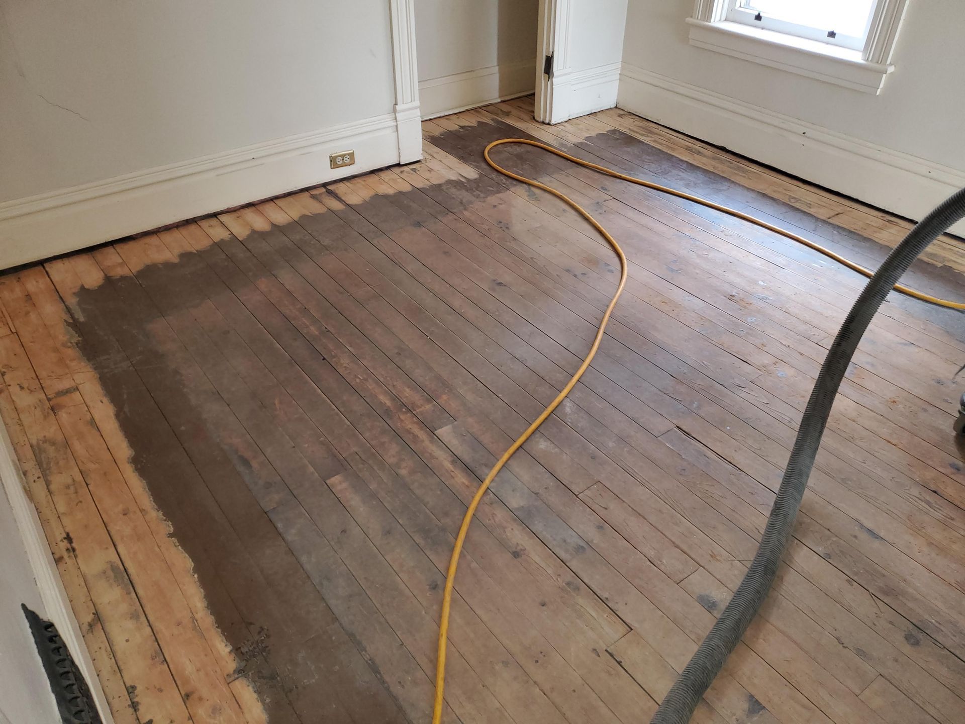 Hardwood Floor Refinishing Pittsburgh, PA Close Close