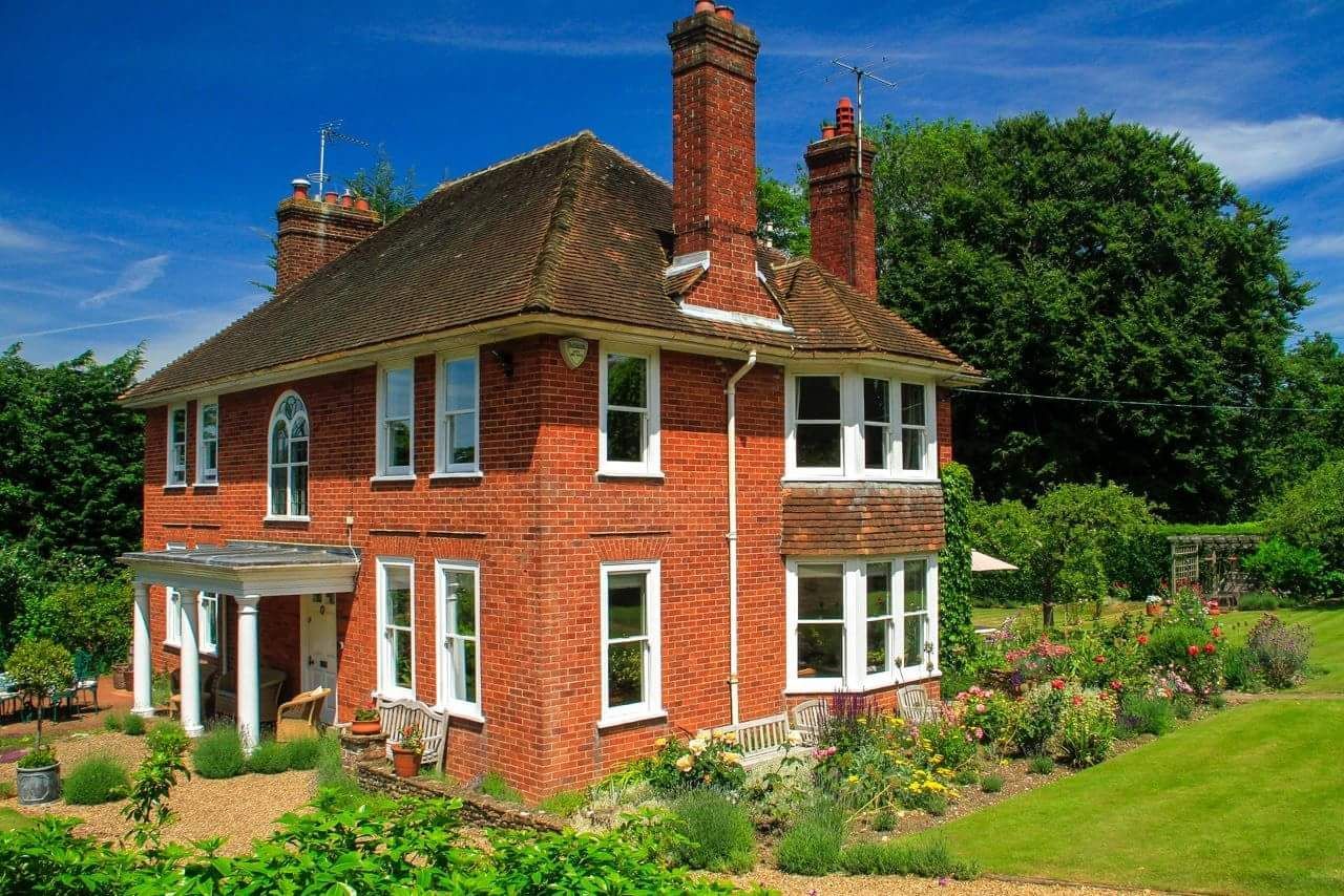 Flowers and Borders Guildford Garden Services