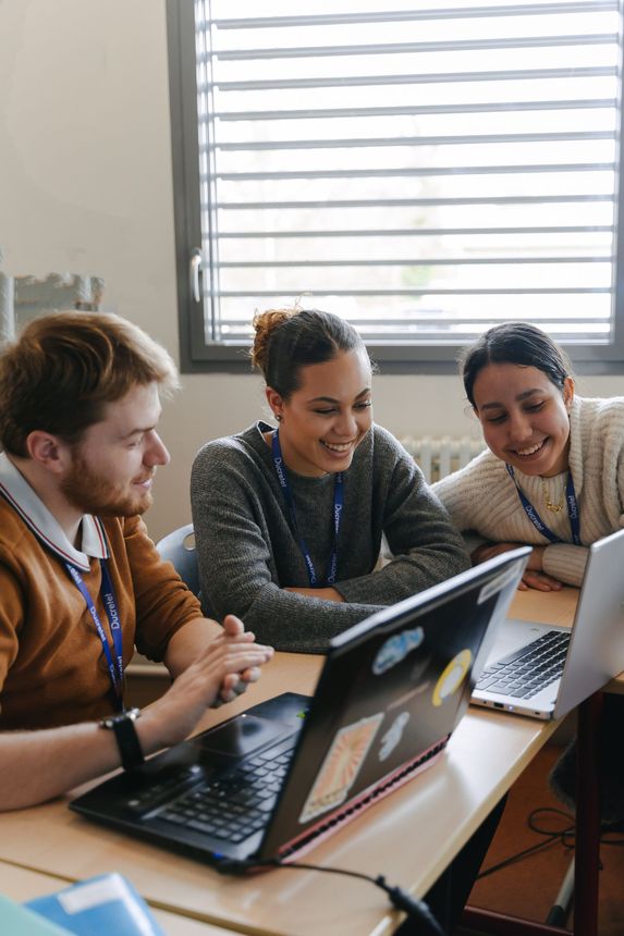 Image des alternants du reseau Ducretet