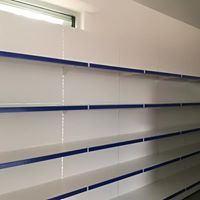 scaffale per attività commerciale