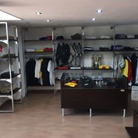 arredi per negozio di abbigliamento