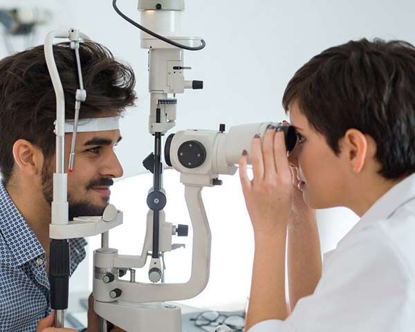 DR. ALEJANDRO ARROYO MURILLO - Cirugías de catarata