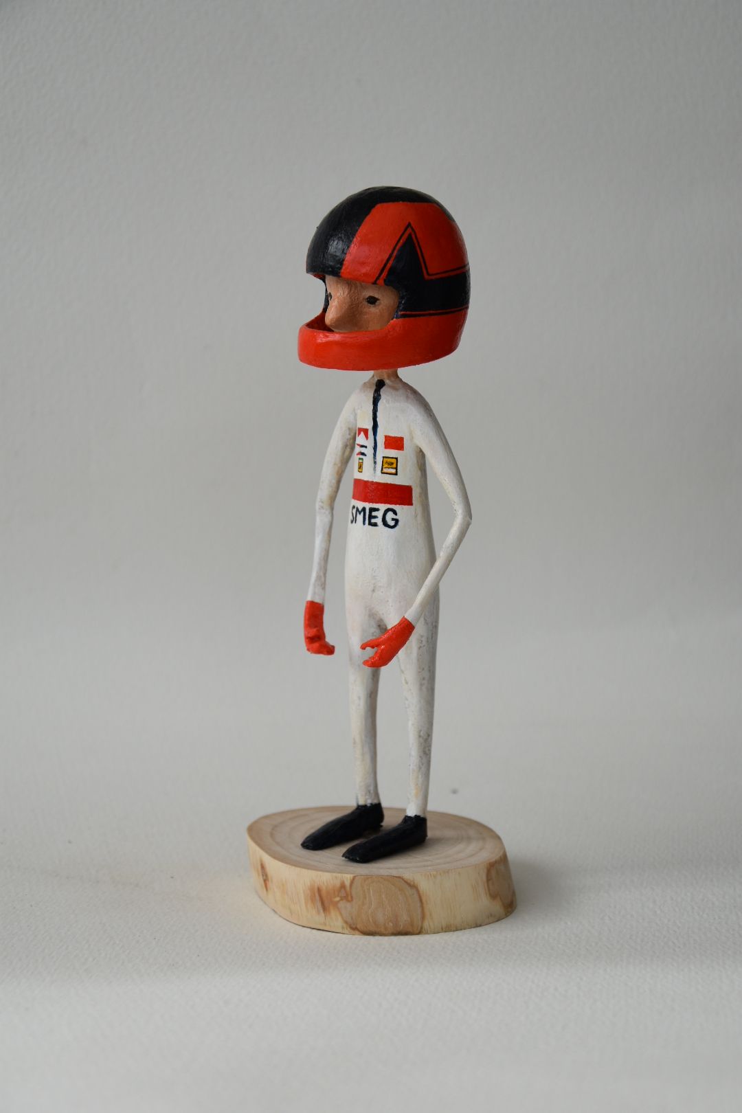 Gilles Villeneuve, papier maché figuur.