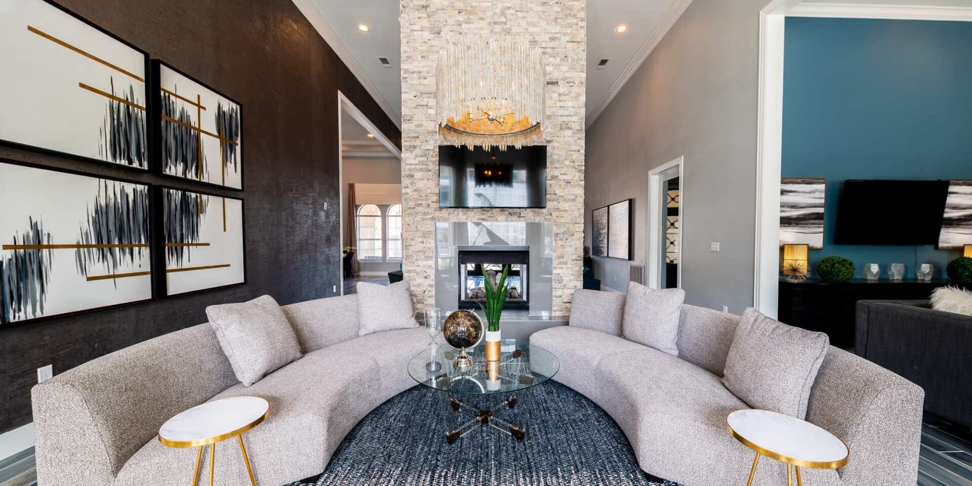 Lobby Lounge Area | 23Hundred at Ridgeview