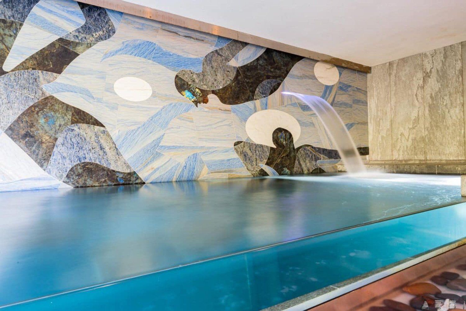 piscina in marmo per spa