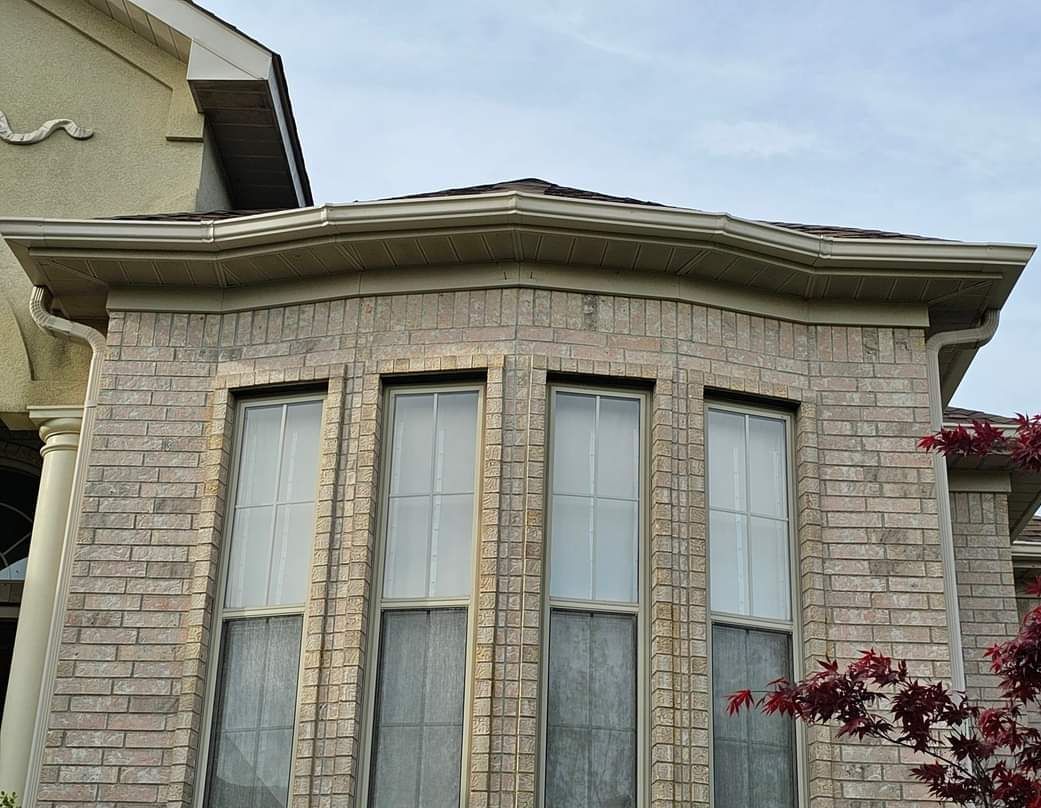 6” seamless gutters and downspouts in Herringbone