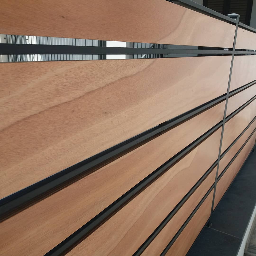 ringhiera su misura in legno