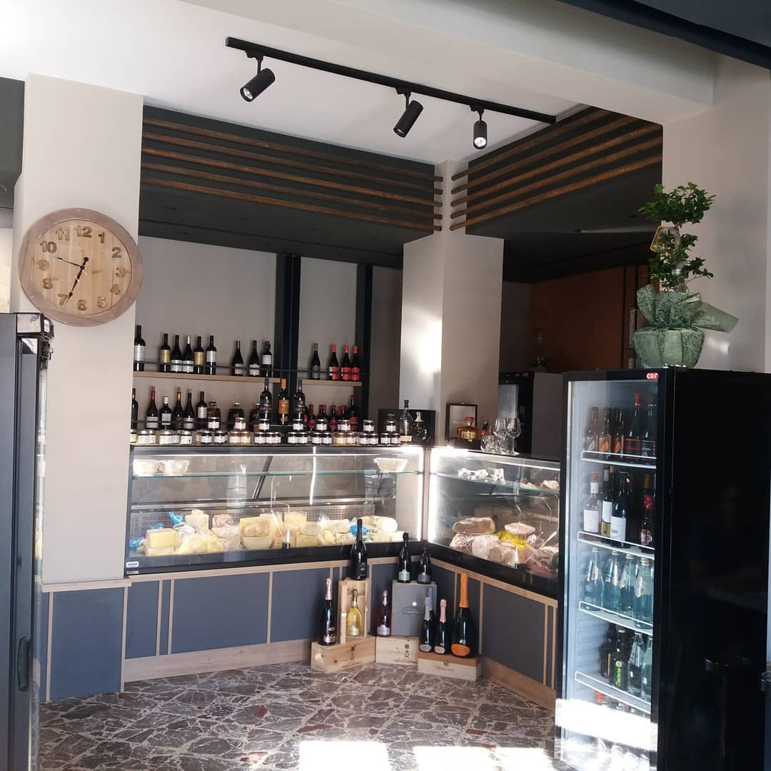 mobili su misura per negozi