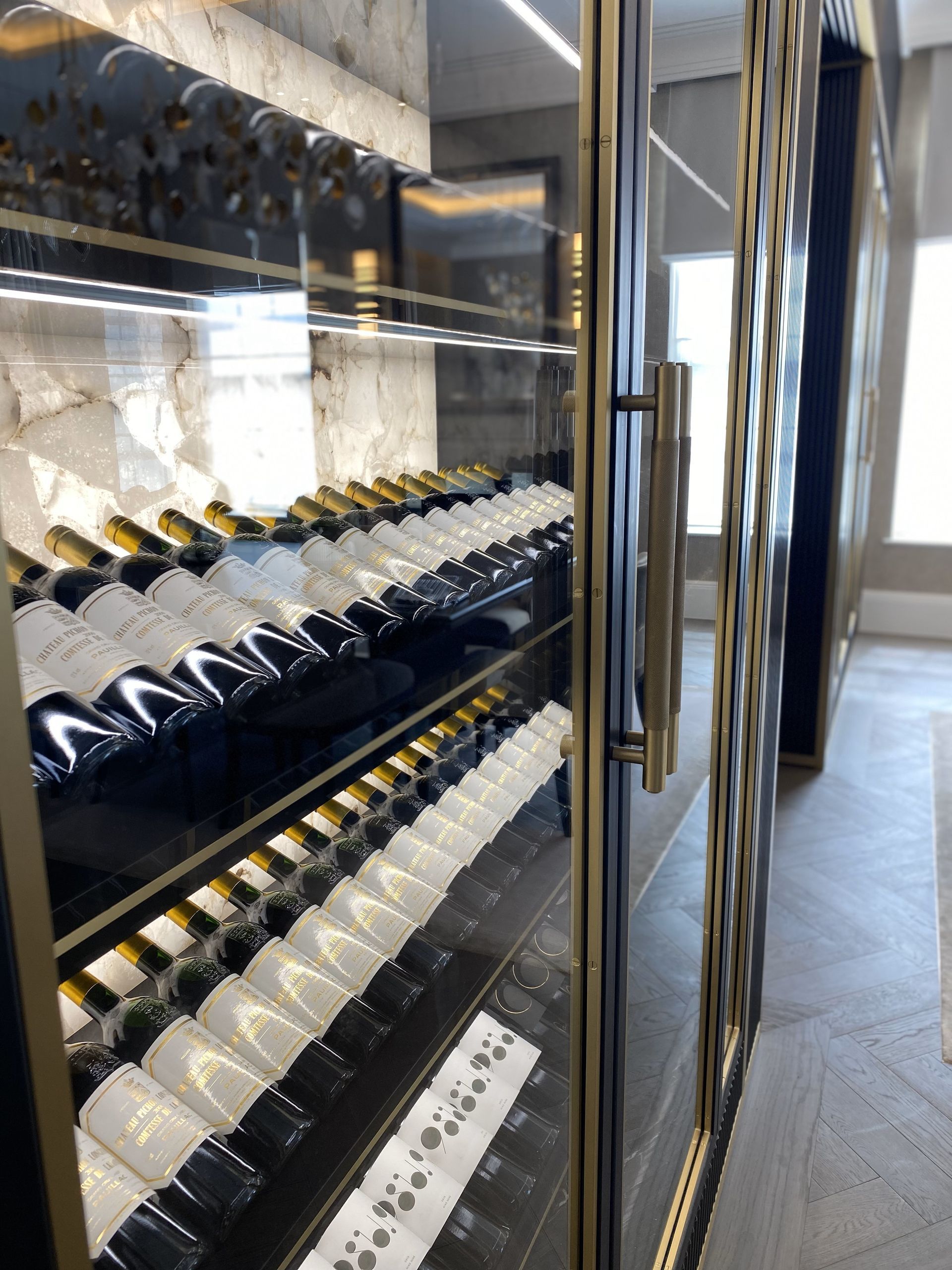 Luxury temperature controlled wine storage VINOMAGNA