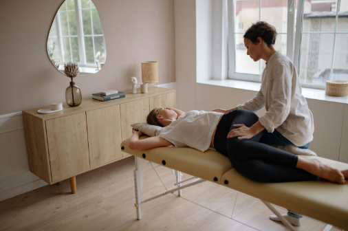 Treating Pelvic Tilt with Chiropractic Care | Sycamore Treating Pelvic Tilt with Chiropractic Care | Sycamore