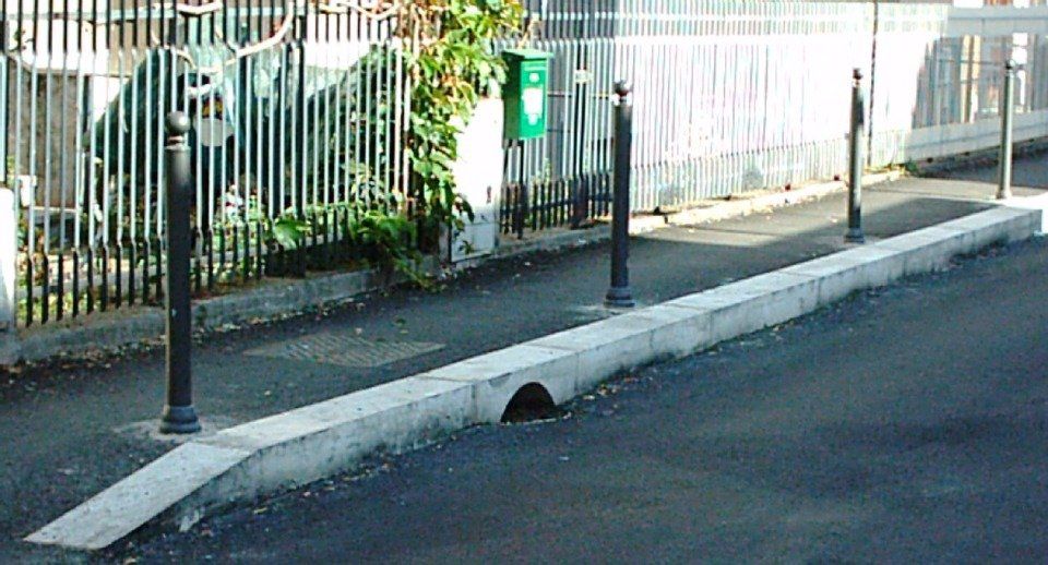 Bocca di lupo in travertino ricomposto