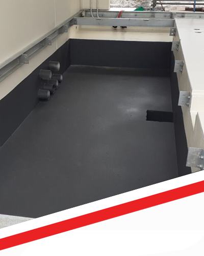 A picture of a swimming pool with a red stripe on the bottom