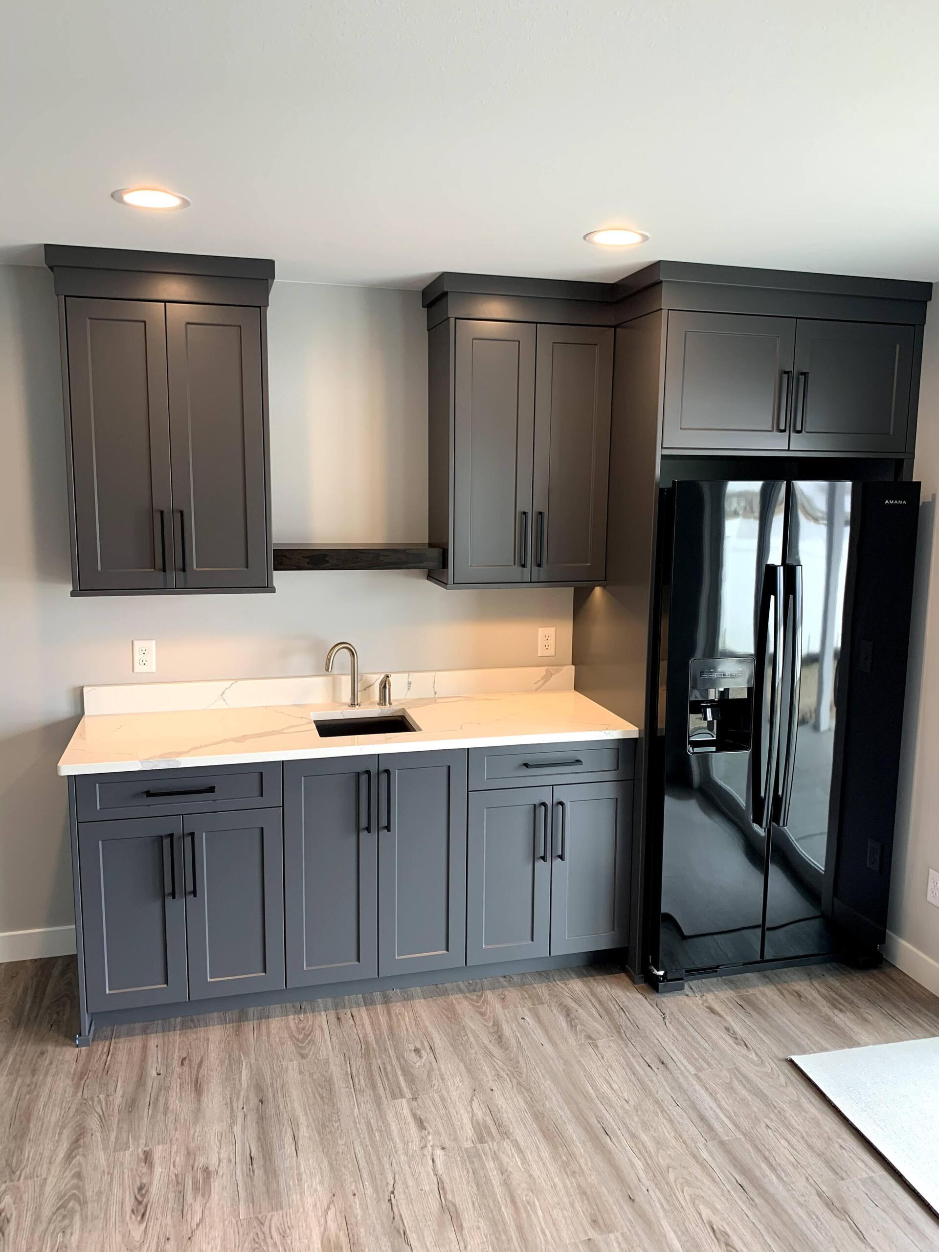 dark kitchen cabinets