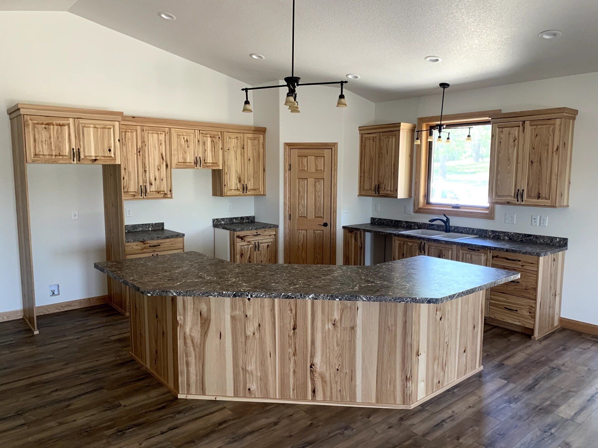 oak kitchen cabinets