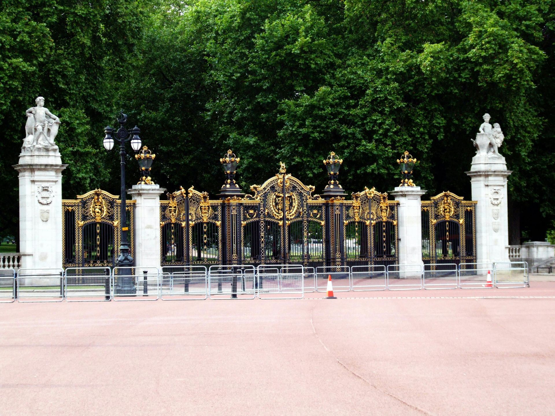 Canadian Gates, Green Park
