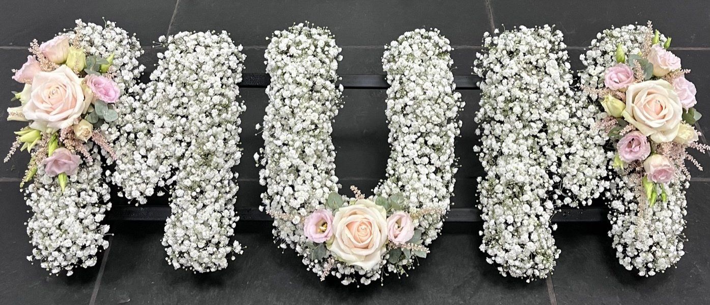 Gypsophelia Lettering