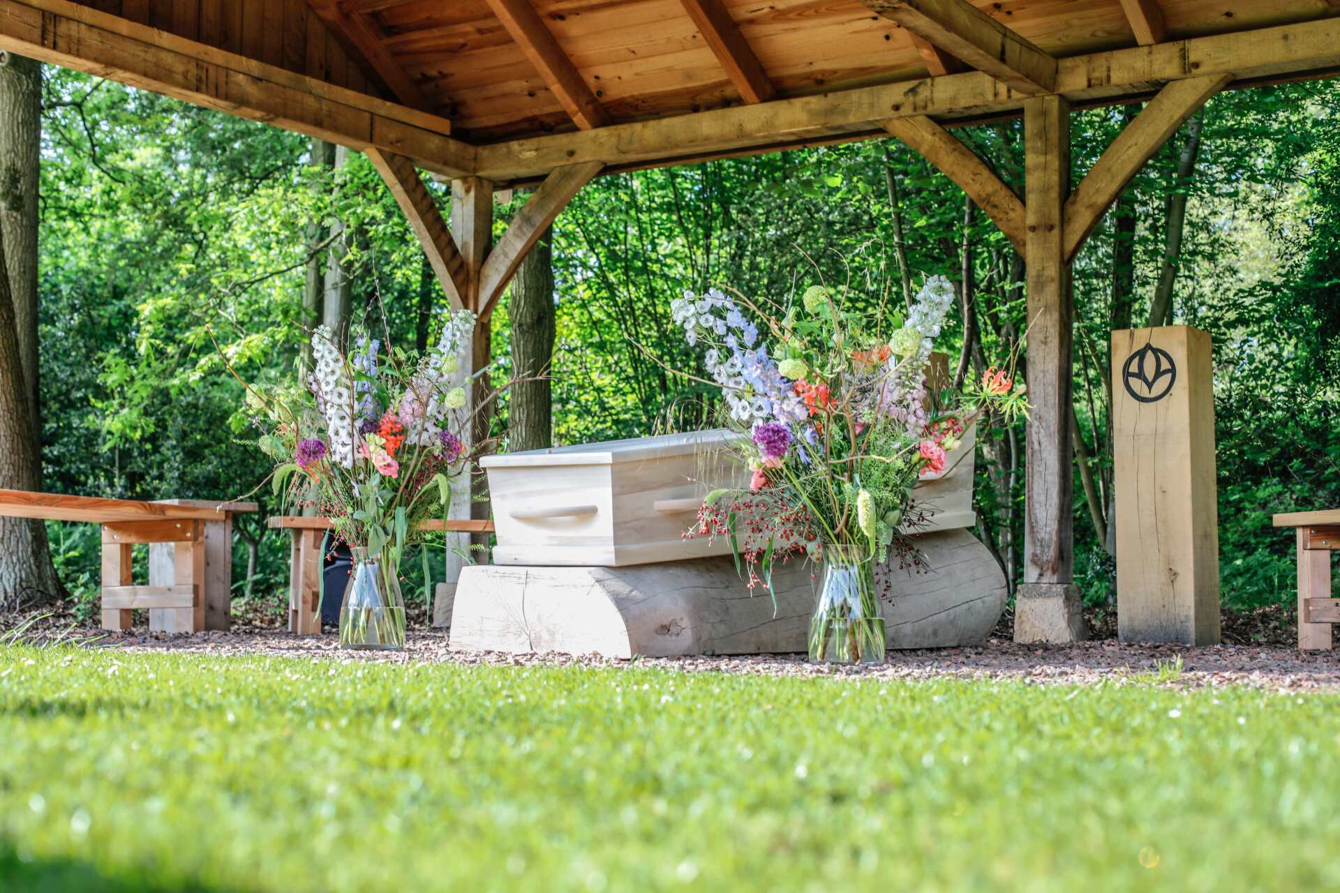 Crematorium twente. Buiten mogelijkheid. Afscheidsplechtigheid.