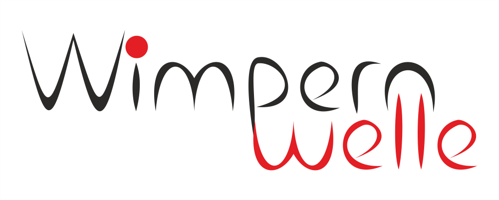 Das Wort „Wimpernwelle“ ist in Rot und Schwarz auf weißem Hintergrund geschrieben.