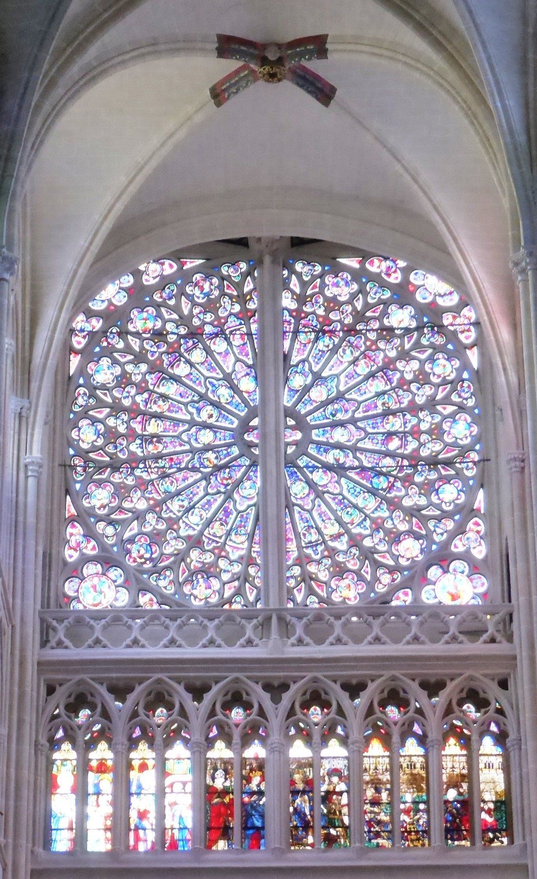 rose window Tours cathedral