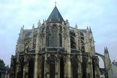 rear exterior view of Tours cathedral