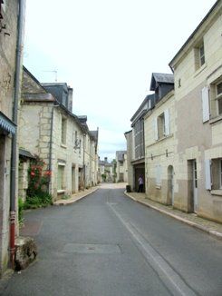 the narrow main street in Candes-Saint-Martin