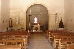inside-chenonceaux-church