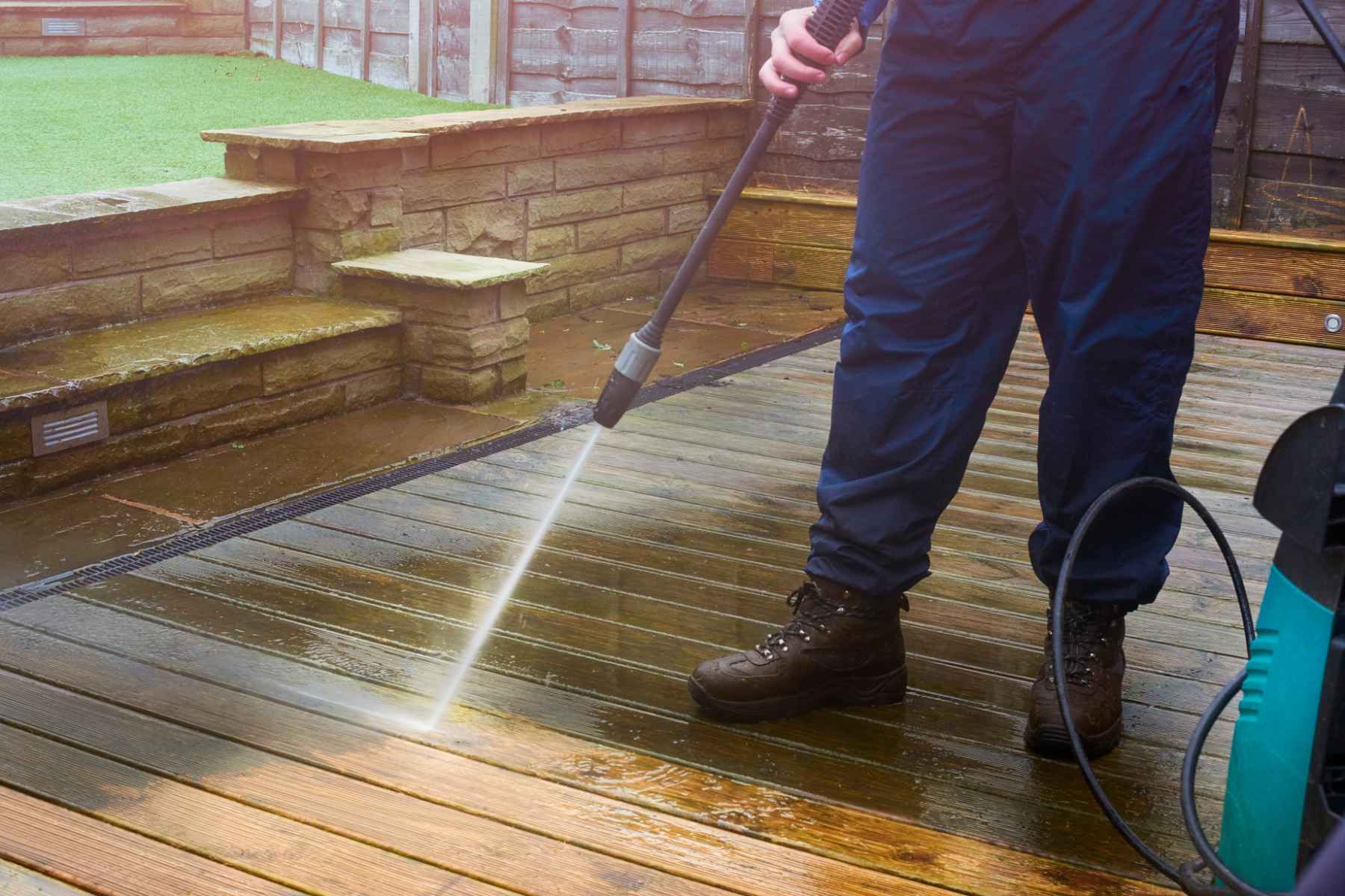 pressure washing contractor