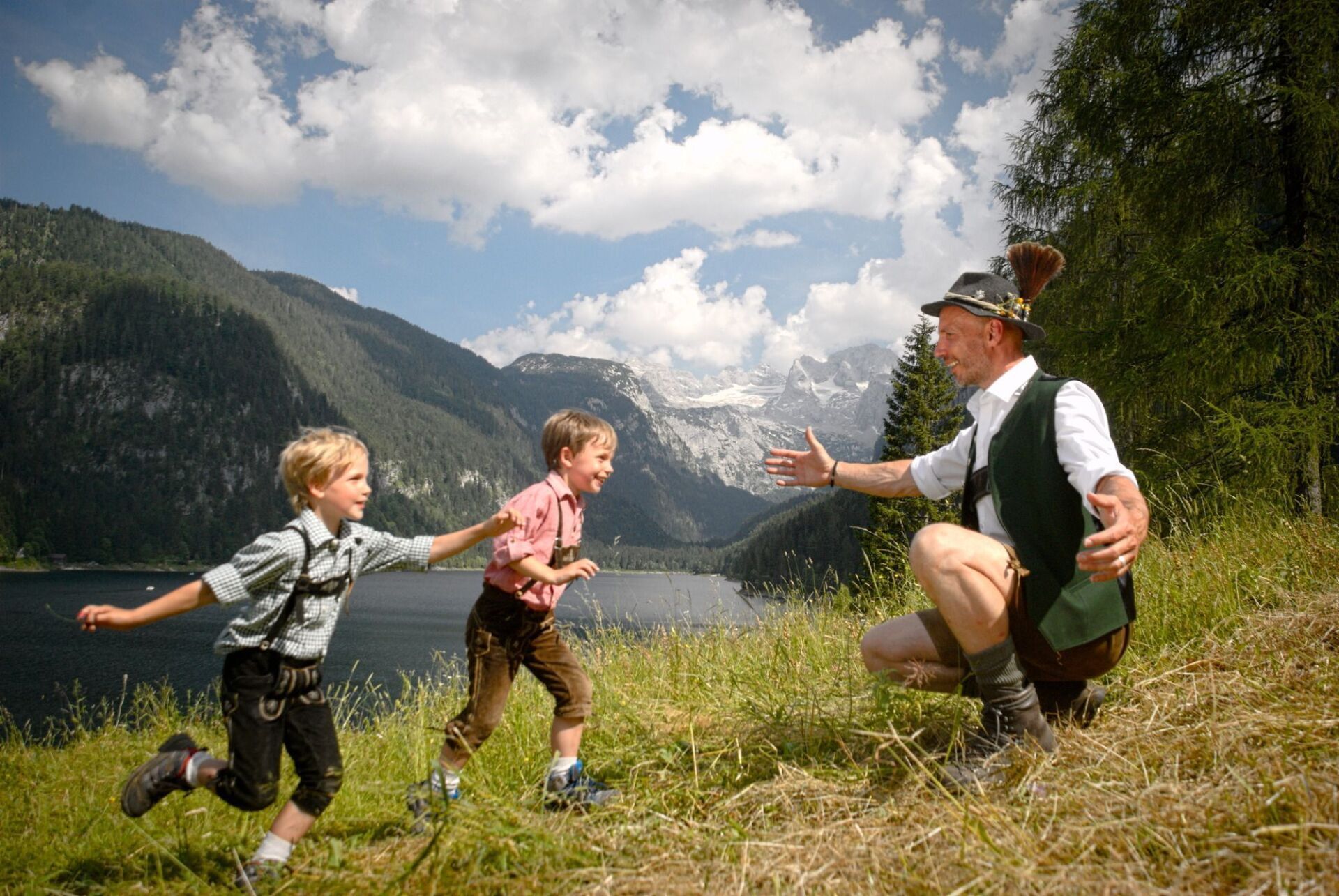 Wanderspaß in den Alpen für die ganze Familie