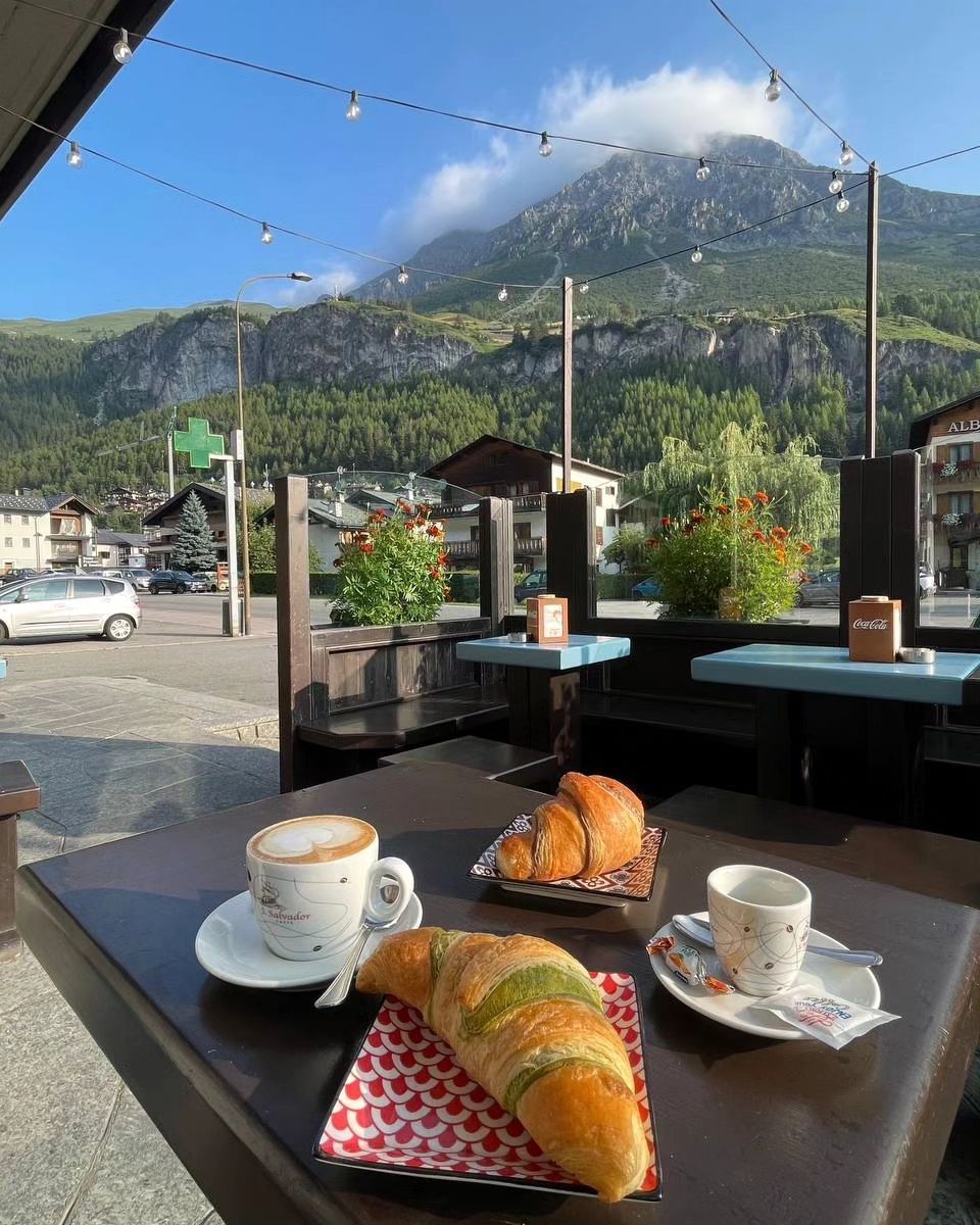 Colazione con vista bar alta valle