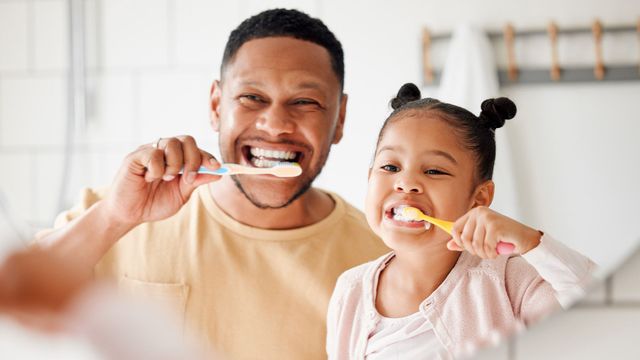 https://lirp.cdn-website.com/30868706/dms3rep/multi/opt/How%2Bto%2BGet%2BKids%2Bto%2BBrush%2BTheir%2BTeeth-640w.jpg
