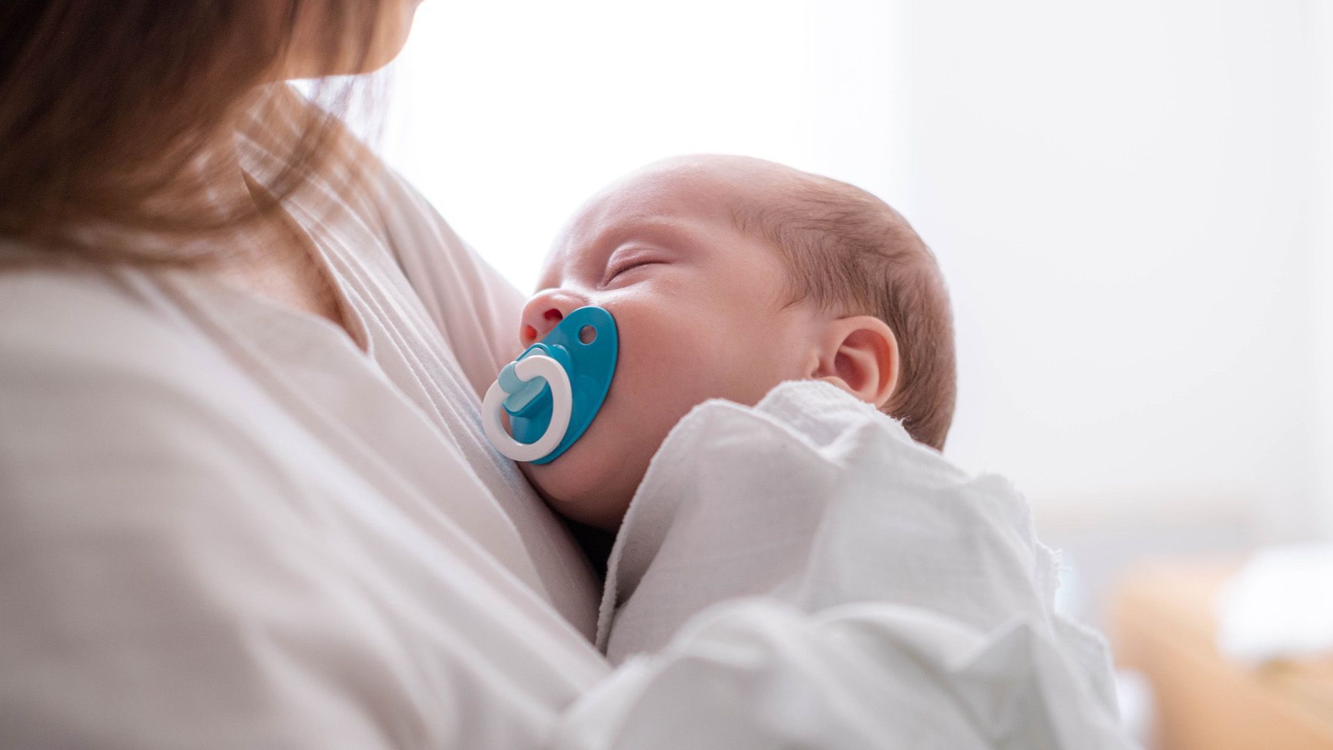 can you give a newborn a pacifier