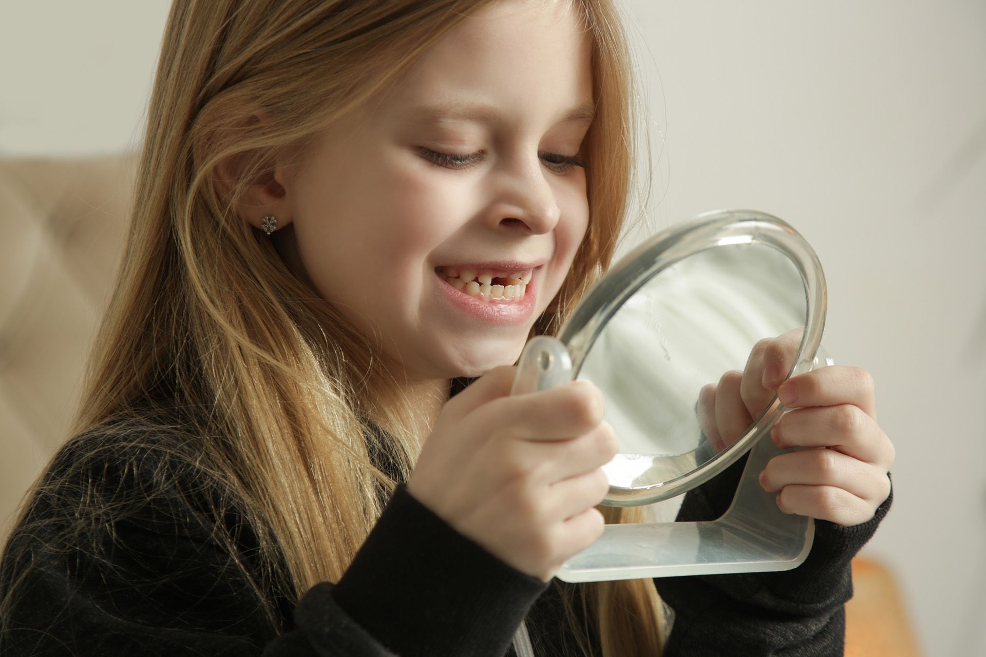 permanent tooth eruption in children