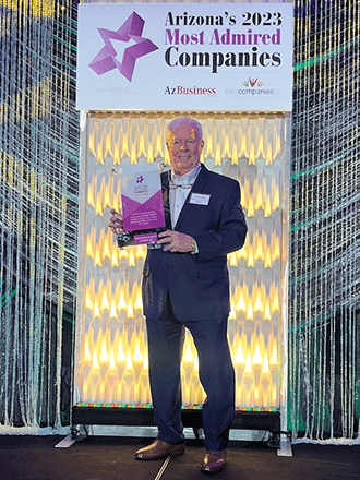 Jim Ryan accepts Most Admired Companies award