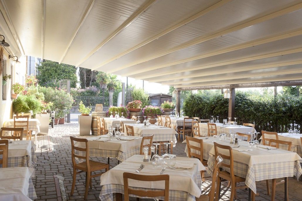 Trattoria Bella Italia - Dehor